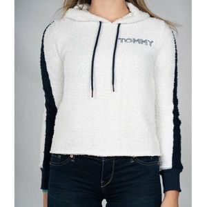 TOMMY HILFIGER White & Navy Fuzzy Fleece Crop Pullover Hoodie